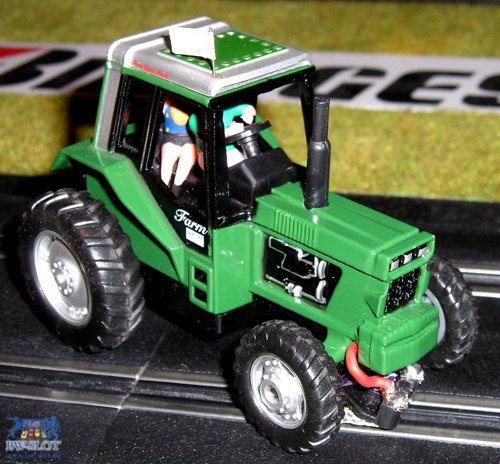 Traktor Carrera GO!!!, SCX Compact, DIGITAL 143, Artin